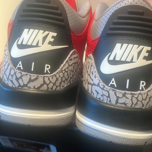 Jordan 3 Retro SE Unite Fire Red - Picture 2 of 6